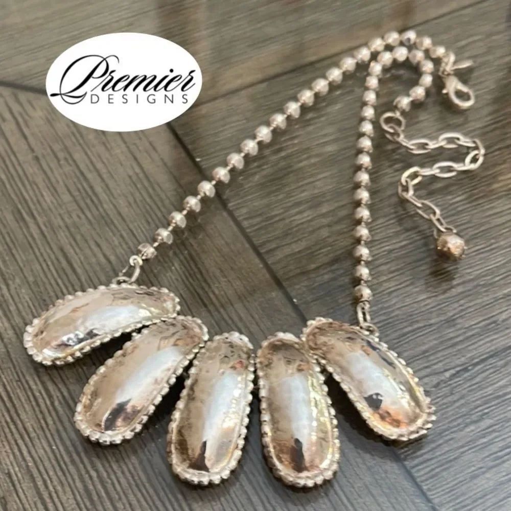 Vintage Premier Designs Hammered Bib Statement Necklace